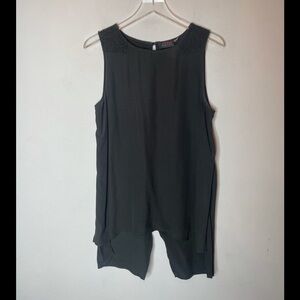 ASTR Black Sleeveless Women's Top